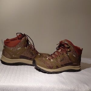 Keen Men's Olive and Brown Athletic Shoes. Size 7.5